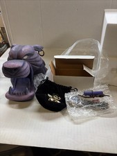 RARE DISNEY ALADDIN WATCH & THE CAVE OF WONDERS STATUE - LIMITED EDITION - picture