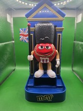 M&M’s World London Red Palace Guard Candy Dispenser 2020 Union Jack Rare picture