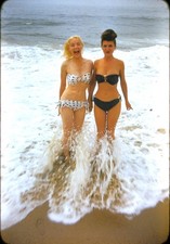 2 GORGEOUS GALS BATHING SUITS POSING IN SURF AT BEACH Red Border Kodachrome picture