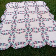 Vintage Hand-made Double Wedding Ring Cotton Quilt, Scalloped Edge 72 X 95  picture