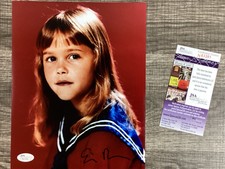 (SSG) ERIN MURPHY Signed 8X10 Color Photo 