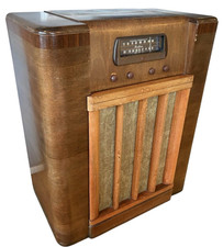 Montgomery Ward Airline Console Radio Floor cabinet antique wood Vintage gyuh picture