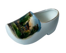 PLYMOUTH NH NEW HAMPSHIRE ANTIQUE Souvenir SCHOOL Porcelain TRINKET SHOE picture
