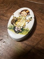Vintage 1970s Sarah Kay Pocket Sewing Kit Tin with Original Contents picture