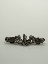 Original Vanguard Cold War US Navy Enlisted Submarine Badge Solid Back picture