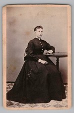 Antique CDV Halfdan Lunde Gorgeous Lady in Dark Buttoned Dress Hamar Norway picture