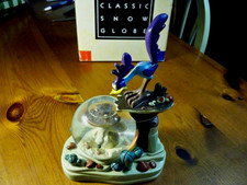 Looney Tunes Wile E Coyote Road Runner NEW IN BOX Classic Snow Globe Very Rare picture