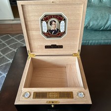 Byron Elegantes Wooden Cigar Box Empty 59-300 Cigar Box Dominican Republic picture