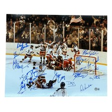 1980 U.S. Olympic Hockey Team Autographed (Miracle On Ice) 16x20 Photo - 18 Team picture