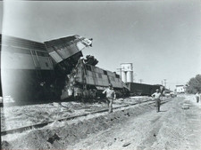Burlington CB&Q Diesel Train Wreck Railroad Crash Locomotives Men at Scene Photo picture