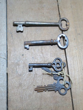 Lot Of Vintage/Antique Skeleton Keys picture