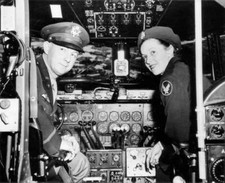 The U S Female pilot Harriet Thyson posing husband Nimmo cabin Dou- Old Photo picture