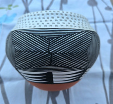 Native American Acoma NM Fine Line Hand Painted Pottery Signed Garcia LOOK picture