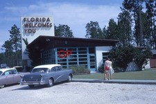 #XX166 -a Old 35mm Slide Photo- Florida Welcome Center- Car - 1962 picture