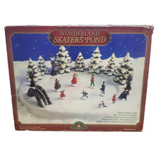 Vintage 1996 Wonderland Skaters Pond Christmas Fantasy Musical Lighted Animated picture