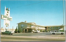 WINSLOW, Arizona Postcard TRAVELODGE MOTEL - Highway / ROUTE 66 Roadside c1970s picture