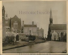 1940 Press Photo Famed British school Harrow reported bombed by Germans. picture