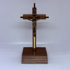 Vintage 1970s Brass Crucifix Wood Base Tabletop Praying Icon 7.5” Art Decor 18 picture