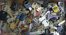 Nice lot of keys 3 LBS picture