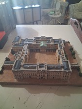 Danbury Mint Buckingham Palace Castles of the British Monarchy Model picture