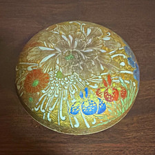 Antique Japanese Kutani Ware Hanazume Kogo Incense Box - Signed Gyozan (暁山) picture