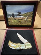 Collectible Unbranded Three Geese Flying In Collector Box New picture