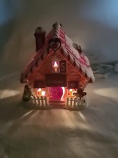Department 56 North Pole Gingerbread Lane Ginger's Cottage Plus 2 Accessories  picture
