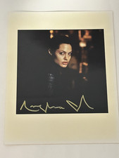 Angelina Jolie Signed Photograph Autograph 8x10 TOMB RAIDER LARA CROFT AUTHENTIC picture