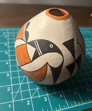 VTG Acoma Pueblo Pottery Fine Line Vase Signed Lucy M Lewis AS IS Read picture