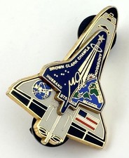 Vtg NASA Space Shuttle Columbia STS-107 Pin Kennedy Space Center Astronauts picture