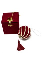 2001 Avon Gift Collection Radiant Holiday Ornament Ruby picture