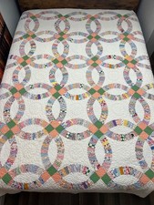 #889 Vintage Handmade  Double Wedding Ring Quilt  80