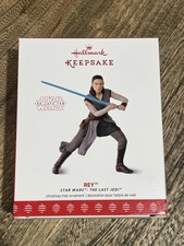 2017 HALLMARK KEEPSAKE STAR WARS THE LAST JEDI REY ORNAMENT NEW IN BOX picture