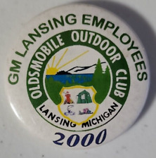 Oldsmobile Outdoor Club Lansing Michigan 2000 Pinback picture