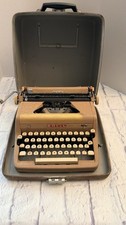 Vintage 1956-57 Royal Quiet De Luxe Portable Typewriter With Case- UNTESTED picture