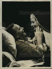 1961 Press Photo Maurice Evans & Piper Laurie star in 