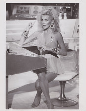 1978 Press Photo Leggy Actress Suzanne Somers in 