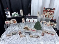 Vintage Cat's Meow Village 22 Pc Lot Victorian Carriage Queen's Head Inn Signed picture