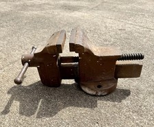 Vintage Columbian HDWE Co. Bench Vise 4 Inch Jaws No. 144-A Opens To 5” picture