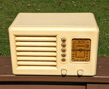 Unique Silvertone Plaskon Radio, West Coast Radio, 1930s with Pushbuttons picture
