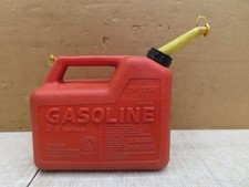 VTG CHILTON 2.5 GALLON PLASTIC VENTED GAS CAN W SPOUT GASOLINE OLD STYLE PREBAN picture