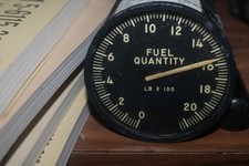 Vintage USAF Fuel gauge indicator PN JG4A16 Cessna A / T-37 Tweet picture