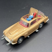 Corgi 261 James Bond 007 Aston Martin DB5 Car w Driver in Gold 1:42 Diecast picture