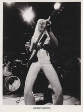 1975 Press Photo Blues Rock Guitarist Johnny Winter picture