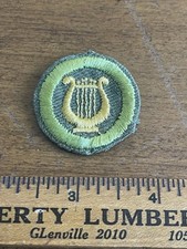 Music Harp Lyre Type E Khaki Green Crimped 1947-1960 Merit Badge, VTG Boy Scout picture