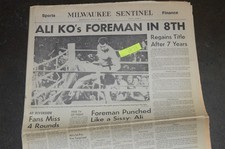 1974 Muhammad Ali KOs George Foreman World Boxing Title Milwaukee Newspaper picture