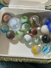 Lot of 16 Vintage/antique Marbles. Please ask for additional photos and sizes picture
