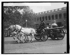 Photo:1929 Firemen's Labor Day Parade Horse-Drawn Fire Engine picture