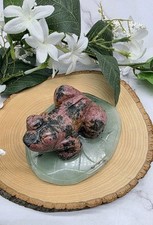 Rhodonite Hand-Carved Frog on Green Aventurine Lily Pad Natural Gemstone Carving picture