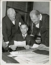 1948 Press Photo William S. Veeck Jr. president & owner of Cleveland Indians, OH picture
